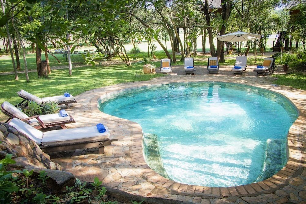 Ivory Lodge Dete Exterior photo